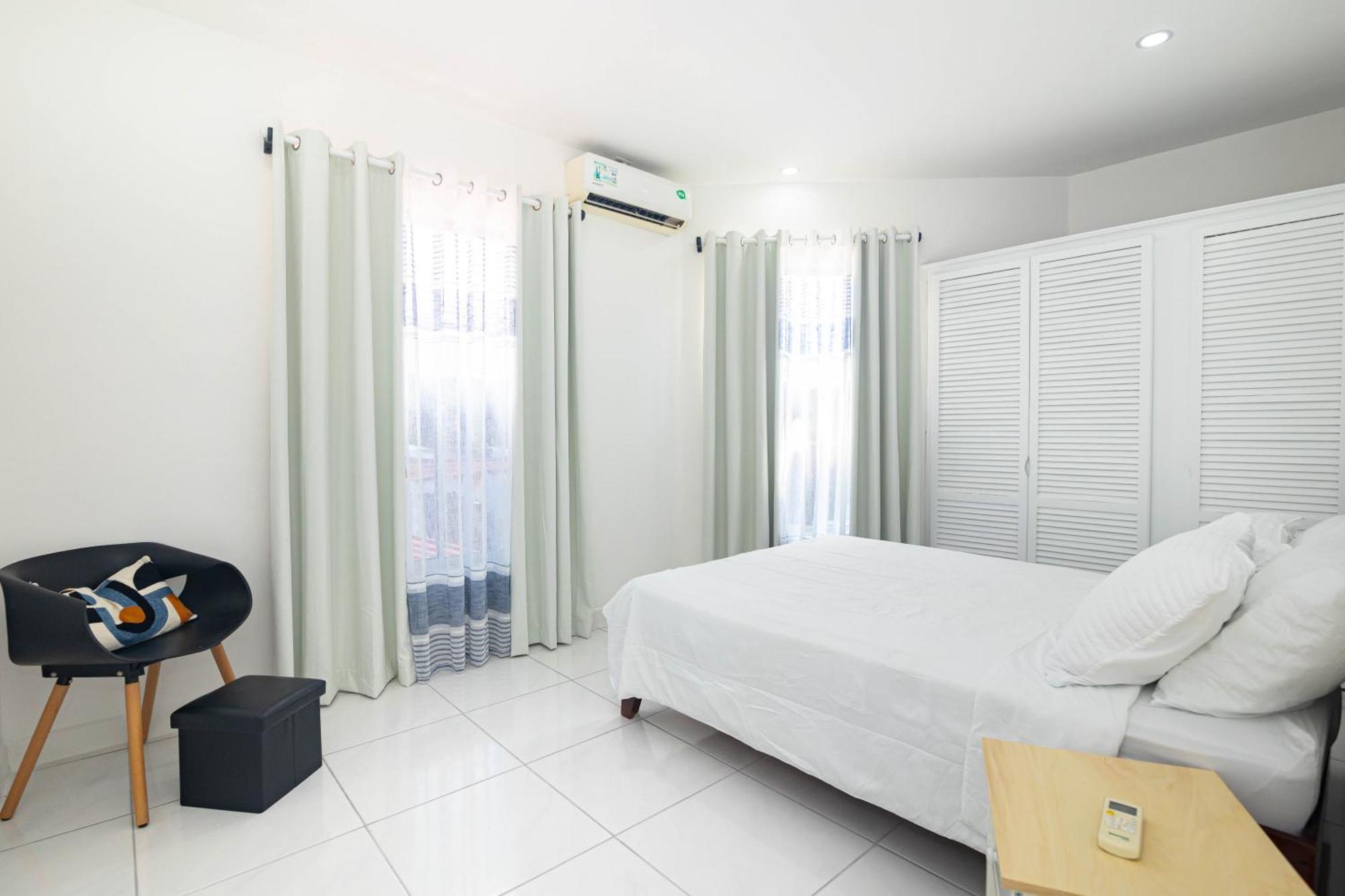 Apartamentos Cristal Quepos Exterior photo
