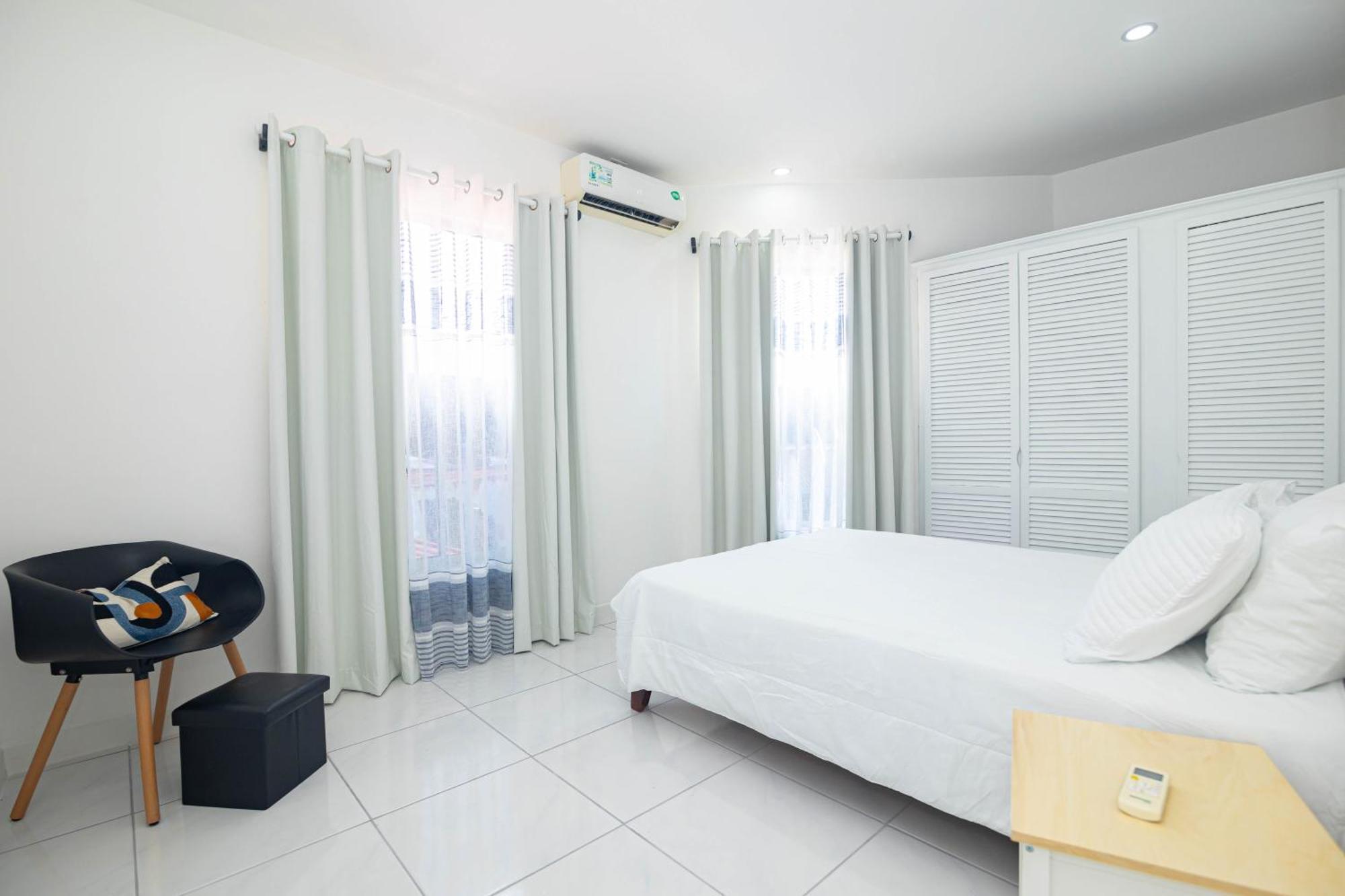 Apartamentos Cristal Quepos Exterior photo