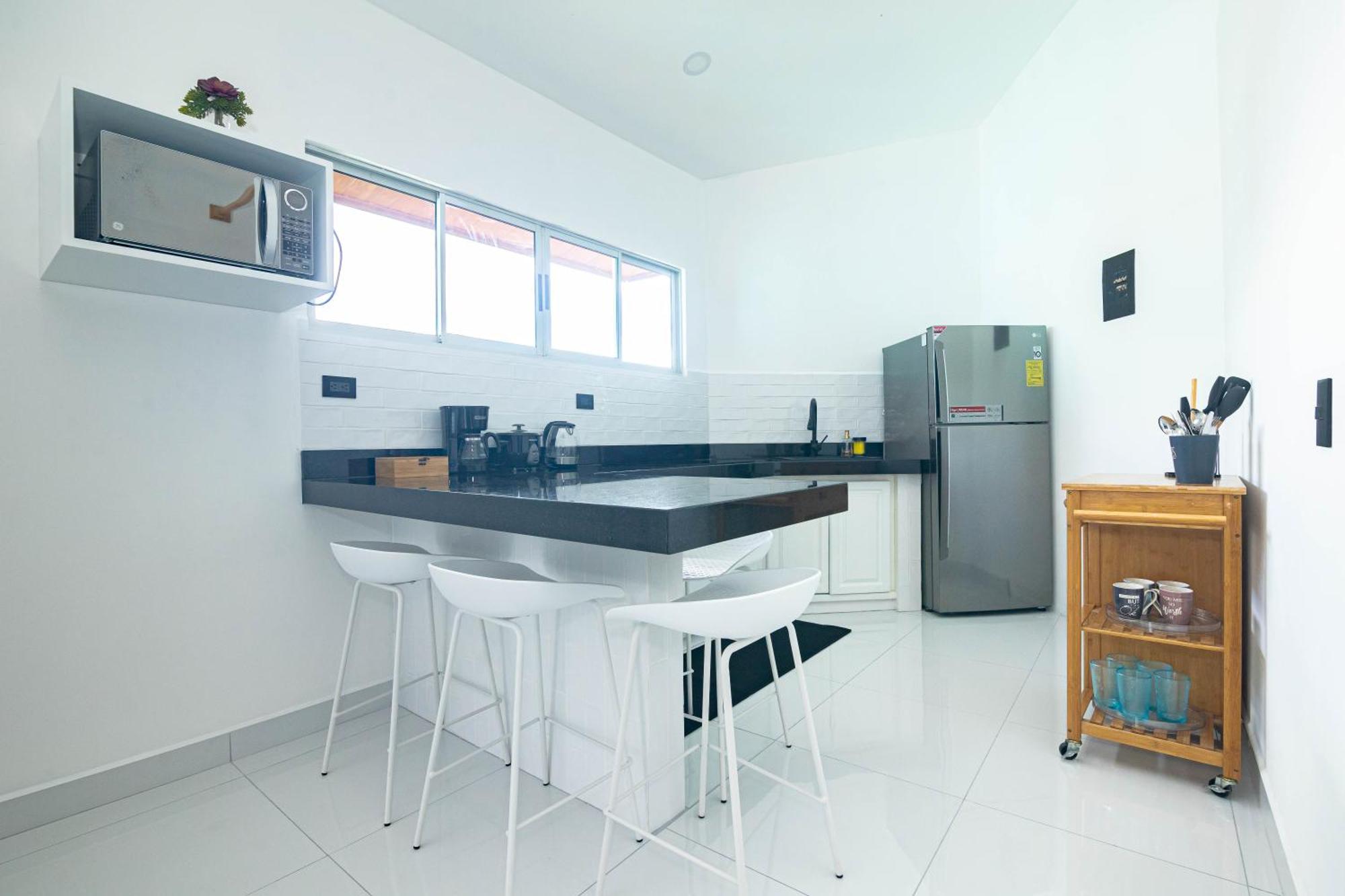 Apartamentos Cristal Quepos Exterior photo