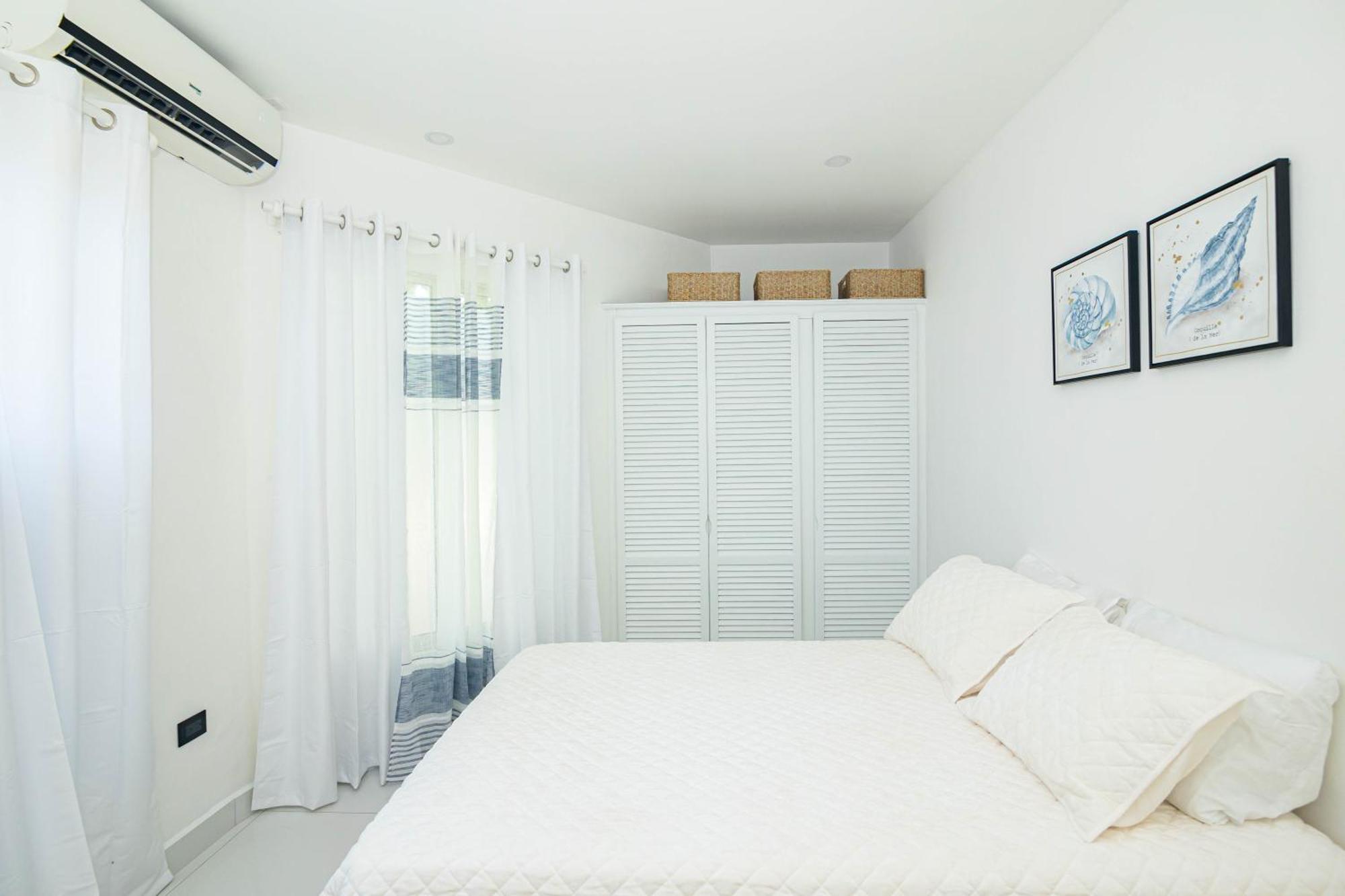 Apartamentos Cristal Quepos Exterior photo