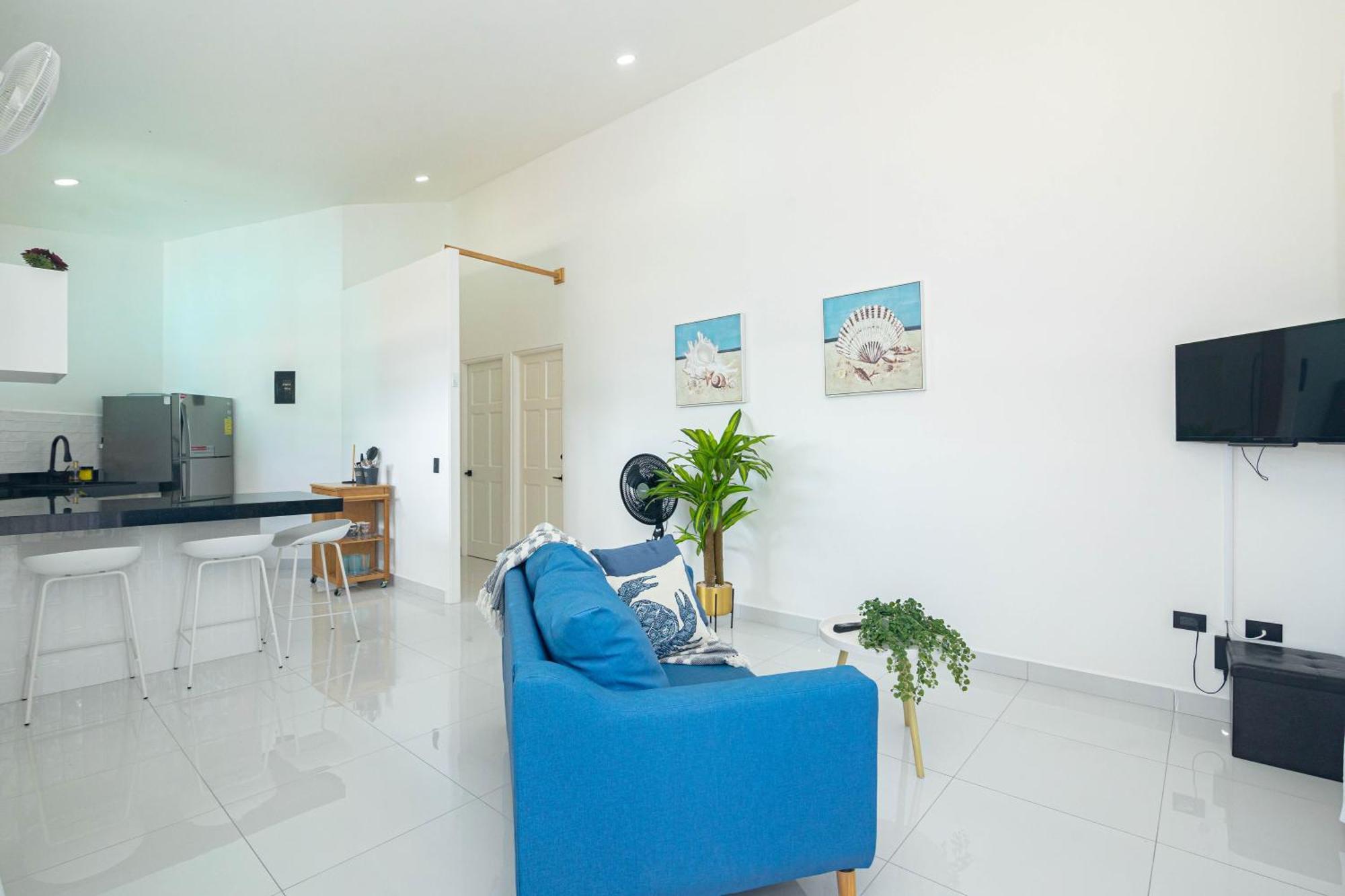 Apartamentos Cristal Quepos Exterior photo
