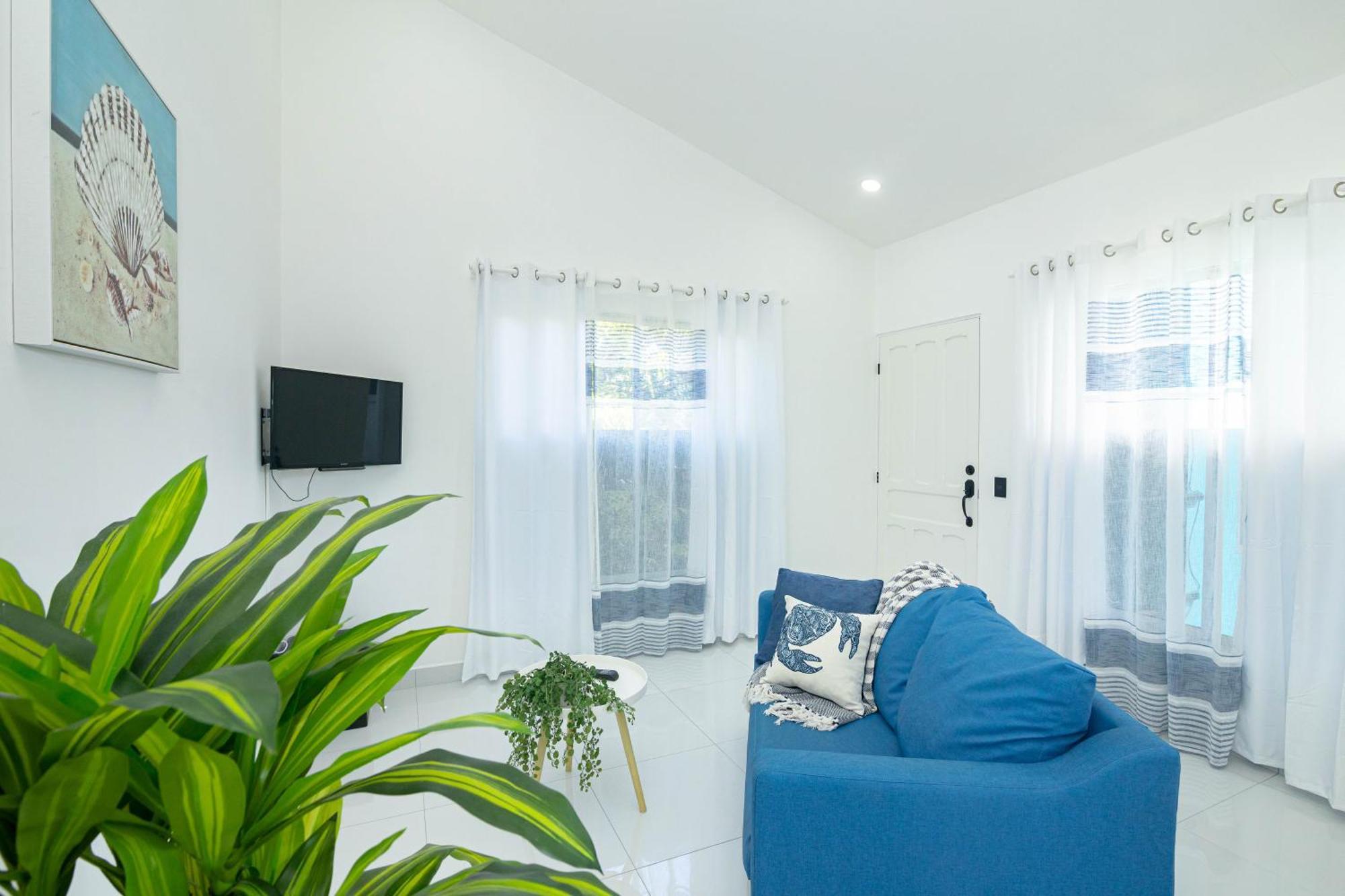 Apartamentos Cristal Quepos Exterior photo