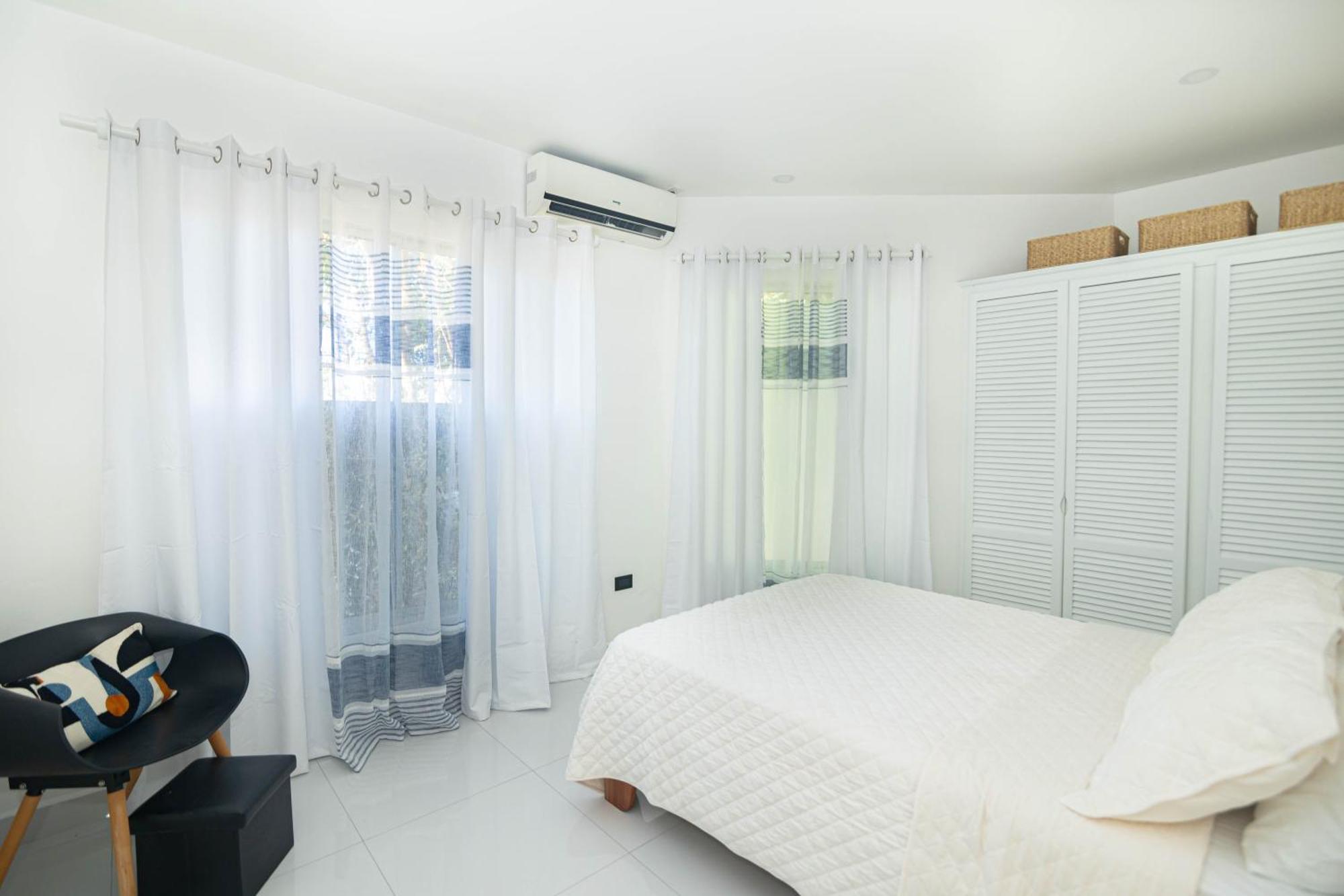 Apartamentos Cristal Quepos Exterior photo