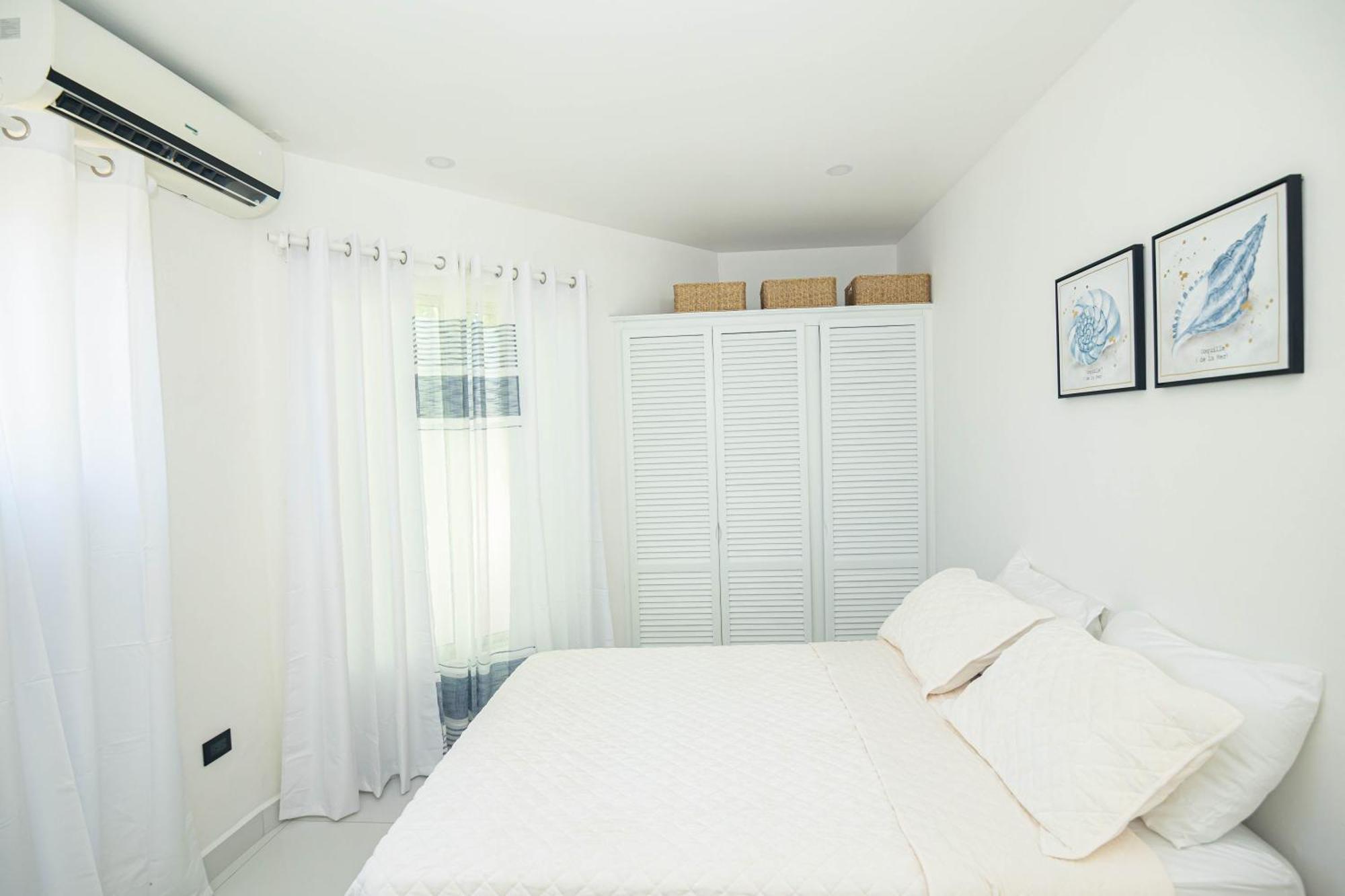 Apartamentos Cristal Quepos Exterior photo